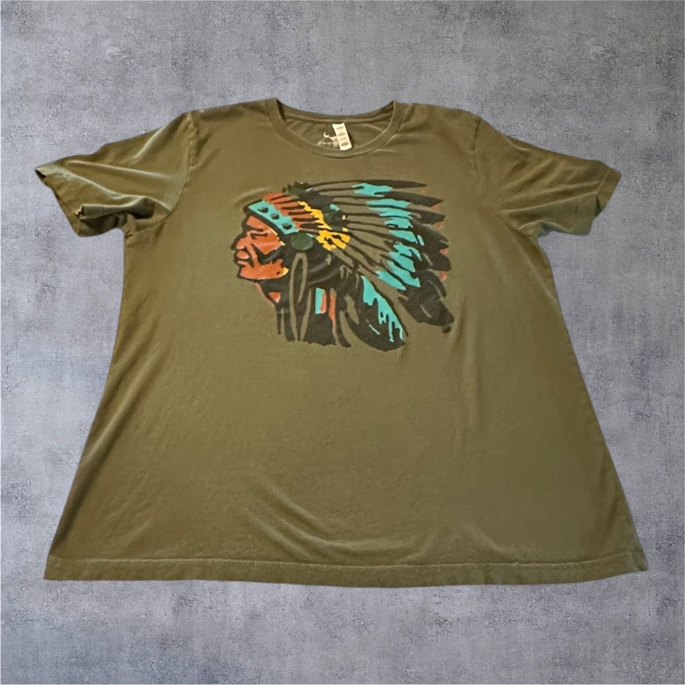 Benita Cecille Graphic T-Shirt Large Olive Green Native Chief Tee